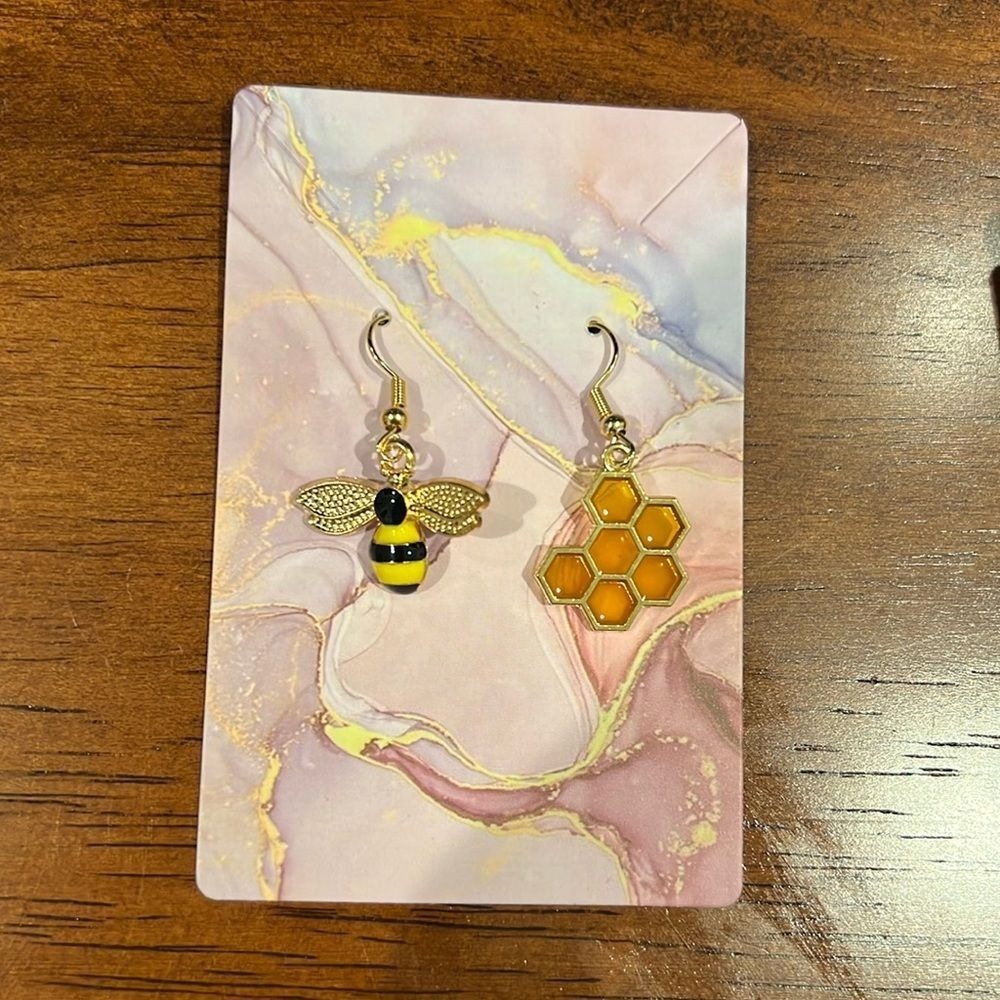 Gold Tone Mismatched Honey Bee and Honeycomb Enamel Dangle Drop Hook Earrings